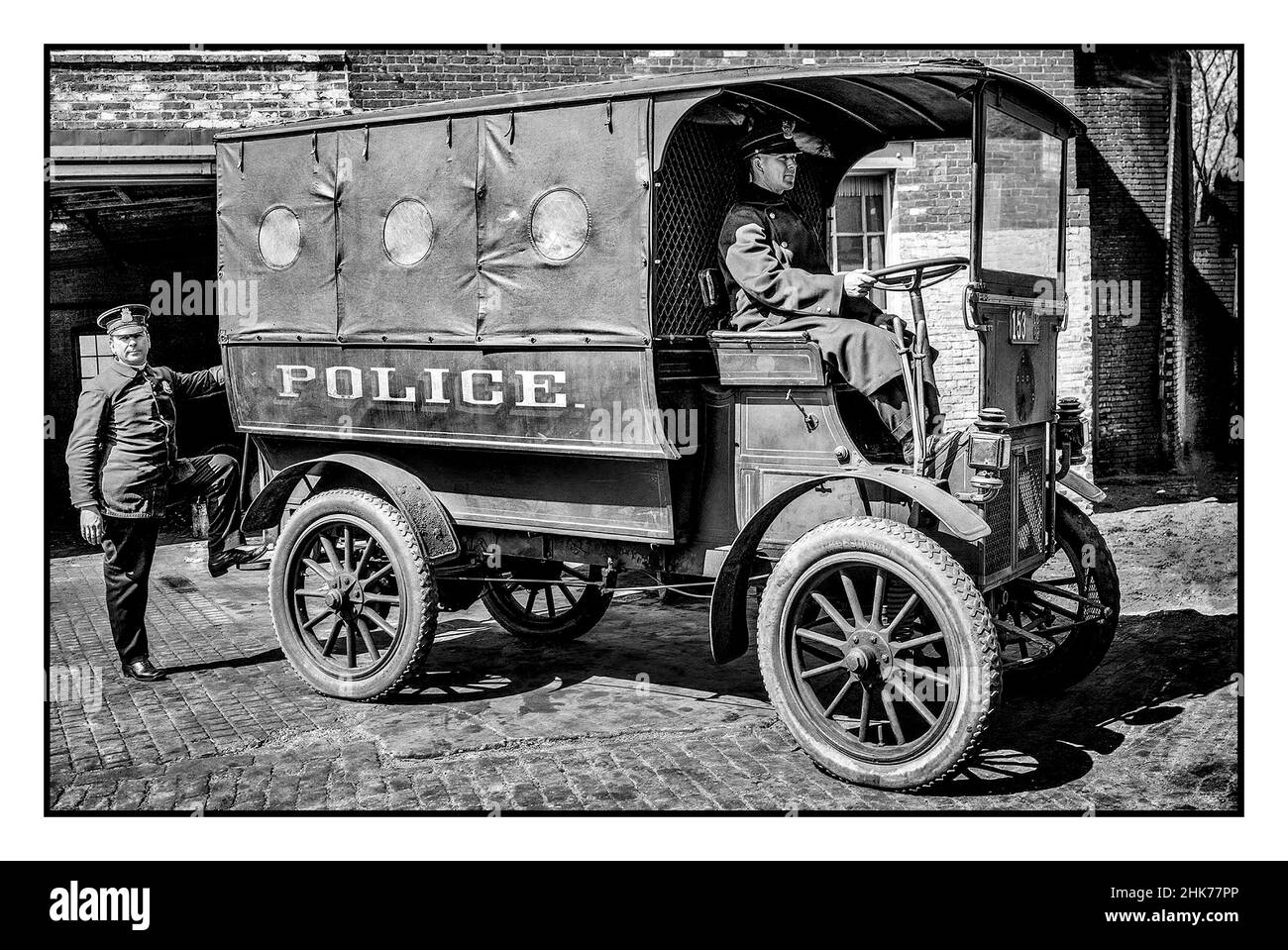 Vintage 1900 's FRANKLIN POLIZIA PADDY TRASPORTO DI CAROVANA FURGONE Washington, D.C., 1919. Franklin Motor Car Co. Furgone della polizia. America USA Foto Stock