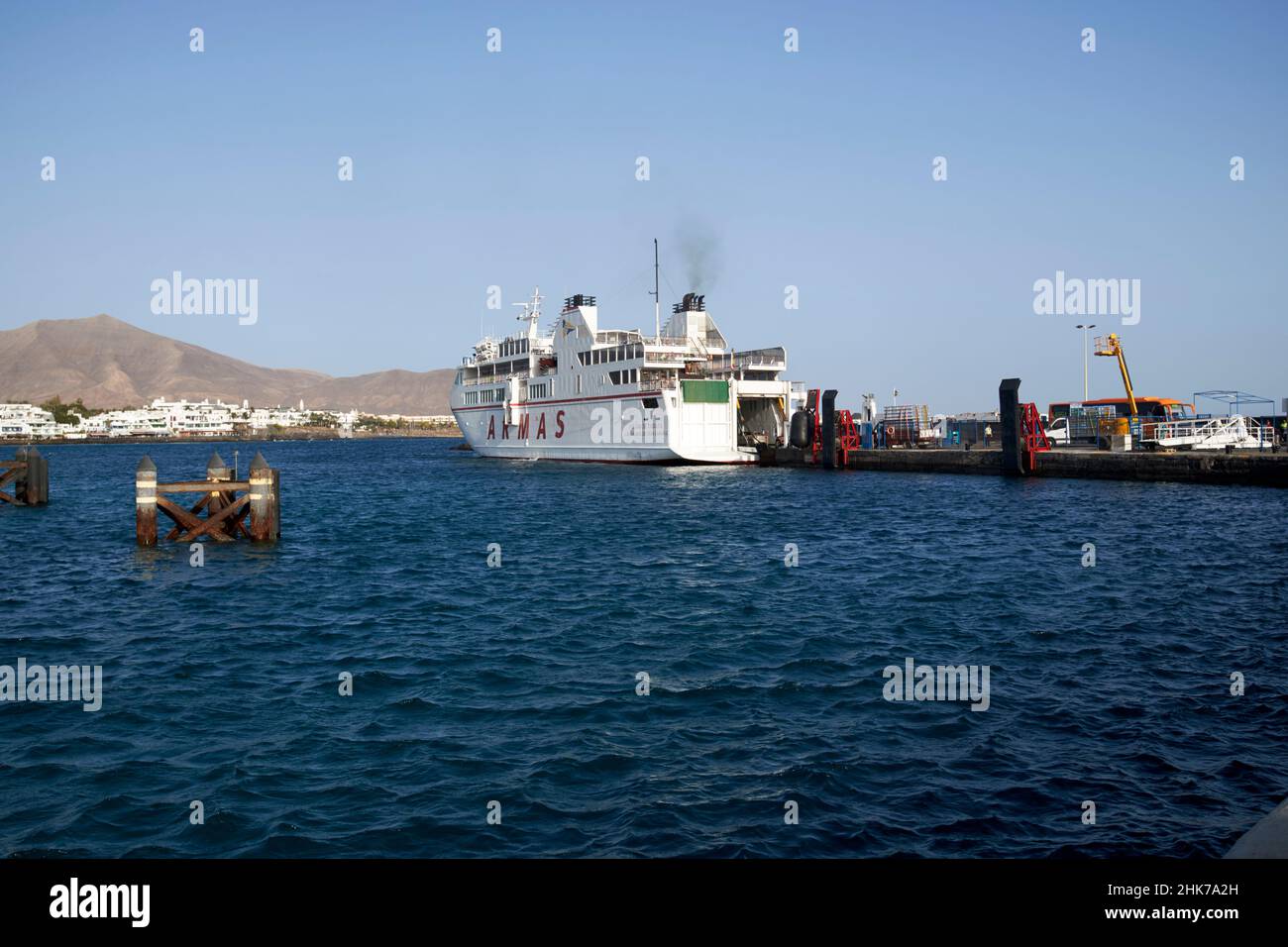 armas volcan de timandaya traghetto in playa blanca porto zona porto playa blanca Lanzarote Isole Canarie Spagna Foto Stock