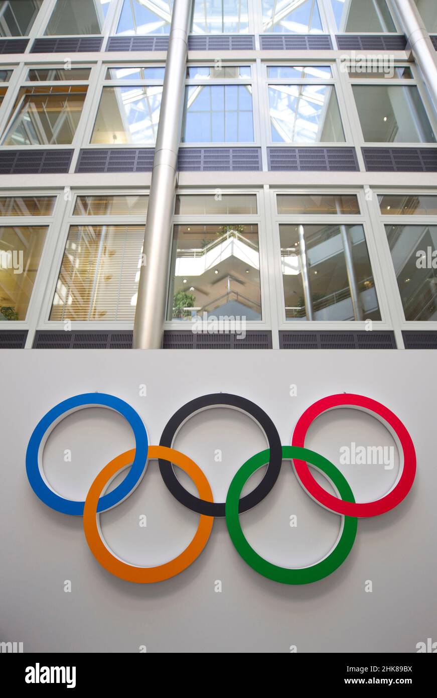 Losanna, Svizzera - 22 maggio 2019: Il Comitato Olimpico Internazionale, il CIO, riunione del Comitato Esecutivo con gli anelli Olimpici presso la sede centrale di Ringe, Comite International Olympique. Mandoga Media Germania Foto Stock