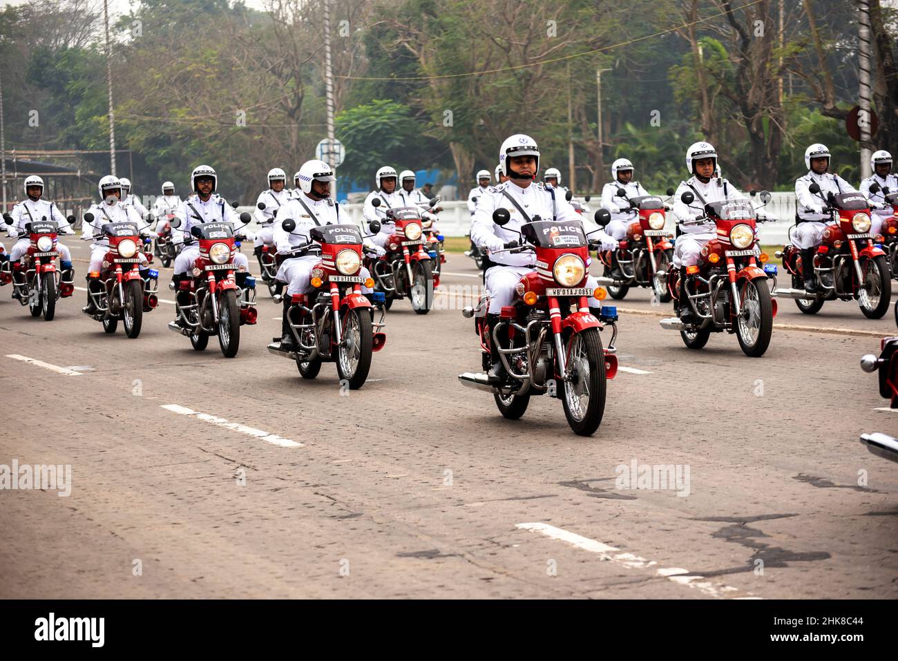 Calcutta, India - 24 gennaio 2022: La polizia di Calcutta pratica la loro parata durante il giorno della repubblica. La cerimonia è fatta ogni anno dall'esercito indiano Foto Stock