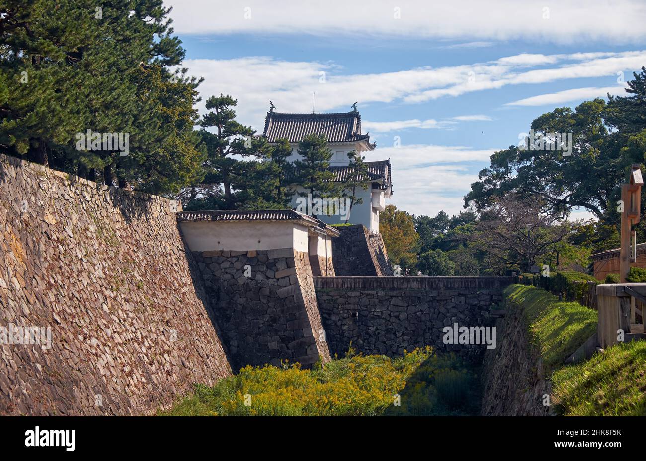 Tounan-sumi Yagura, torre di avvistamento dell'angolo sud-orientale, la torre a tre piani sull'angolo sud-orientale di Honmaru, serviva da punto di osservazione per proteggere il Nag Foto Stock