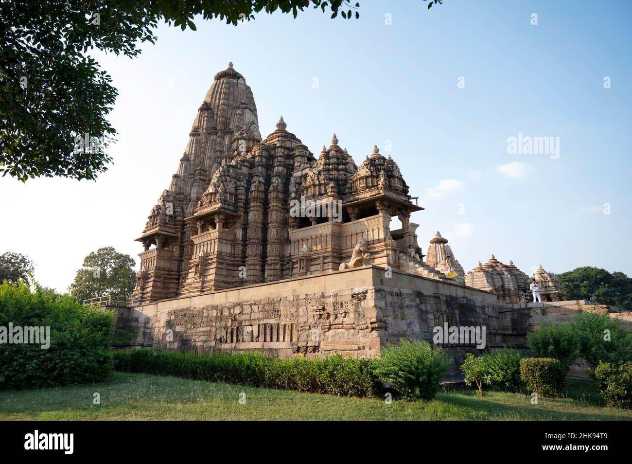TEMPIO DI LAKSHMANA: Facade.Western Group, Khajuraho, Madhya Pradesh, India Foto Stock