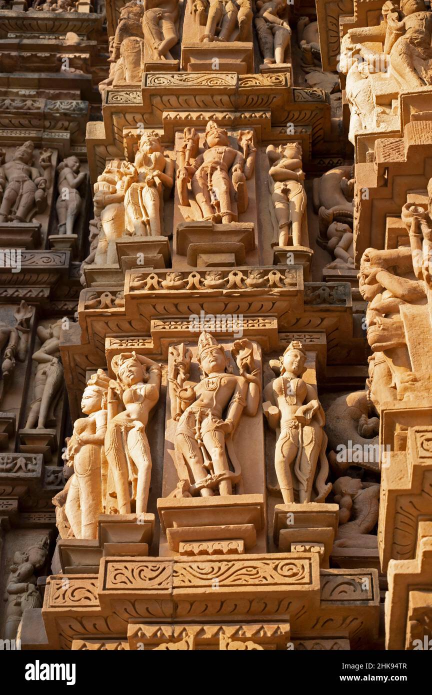 TEMPIO DI LAKSHMANA: Lord Vishnu Sculpture.Western Group, Khajuraho, Madhya Pradesh, India Foto Stock