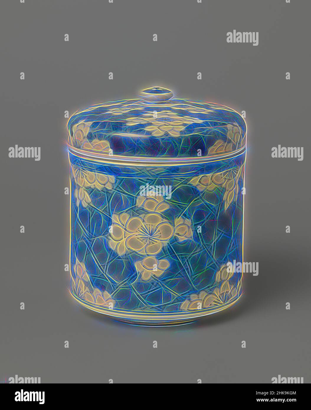 Ispirato da vaso cilindrico coperto con teste di fiore in riserva, vaso cilindrico lidded di porcellana, dipinto in blu underglaze. Il vaso e il coperchio sono coperti con un "ghiaccio crepato" blu macinato con fiori di prugna in riserva; la manopola piatta del coperchio con fiore contro un blu macinato. Una crepa nel muro, reinventata da Artotop. L'arte classica reinventata con un tocco moderno. Design di calda e allegra luminosità e di raggi di luce. La fotografia si ispira al surrealismo e al futurismo, abbracciando l'energia dinamica della tecnologia moderna, del movimento, della velocità e rivoluzionando la cultura Foto Stock