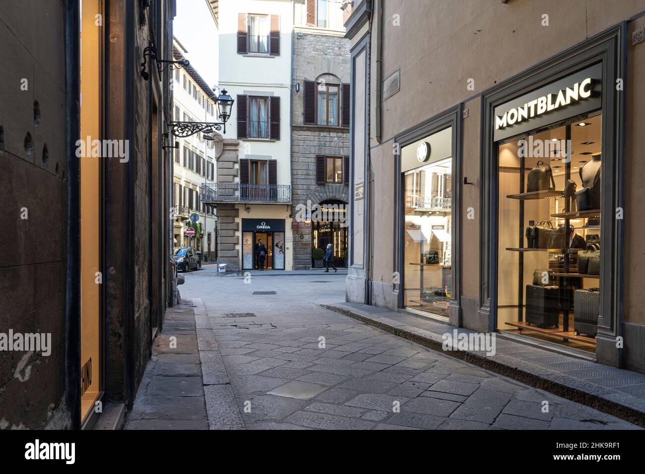 Firenze, Italia. Gennaio 2022. La vista delle finestre del negozio Monblanc nel centro della città Foto Stock