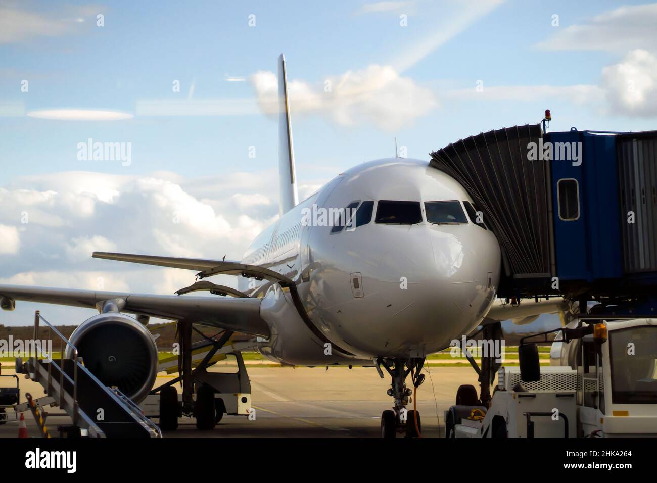 Vista sull'aereo all'aeroporto prima della partenza. Foto Stock