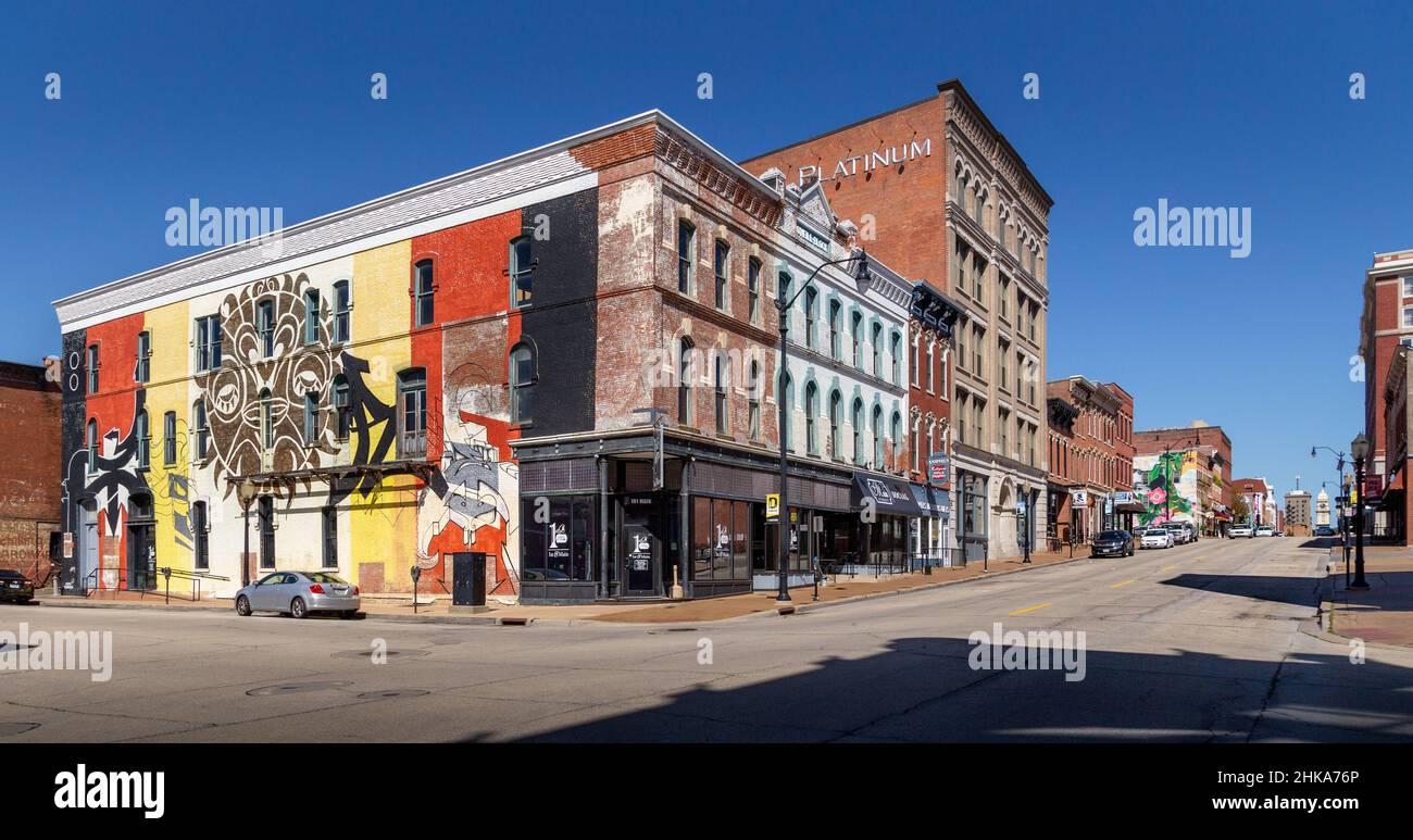 Edifici storici in mattoni nel centro di Dubuque, Iowa. Foto Stock