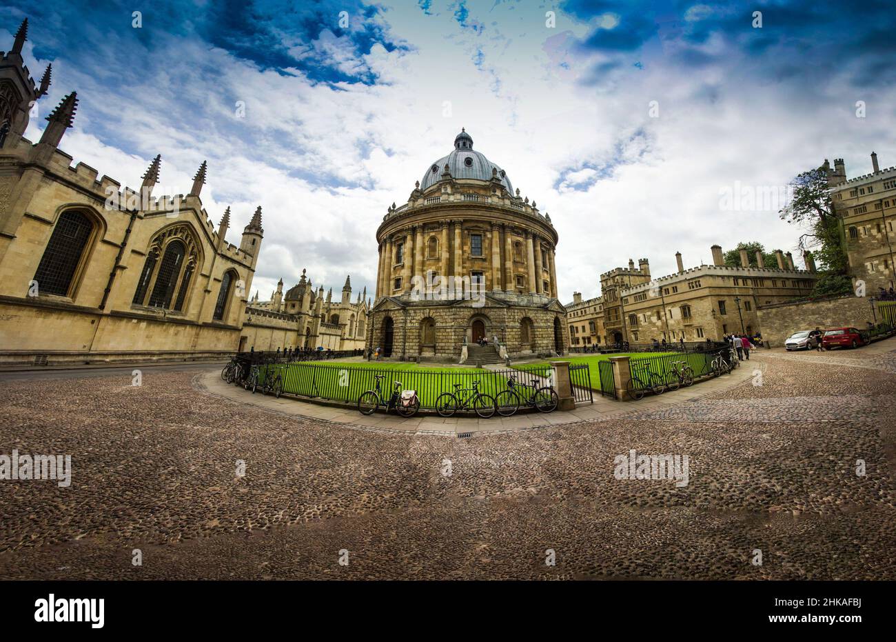 La Radcliffe Camera è un edificio della Oxford University, Inghilterra, costruito nel 1737–49 per ospitare la Radcliffe Science Library. Foto Stock