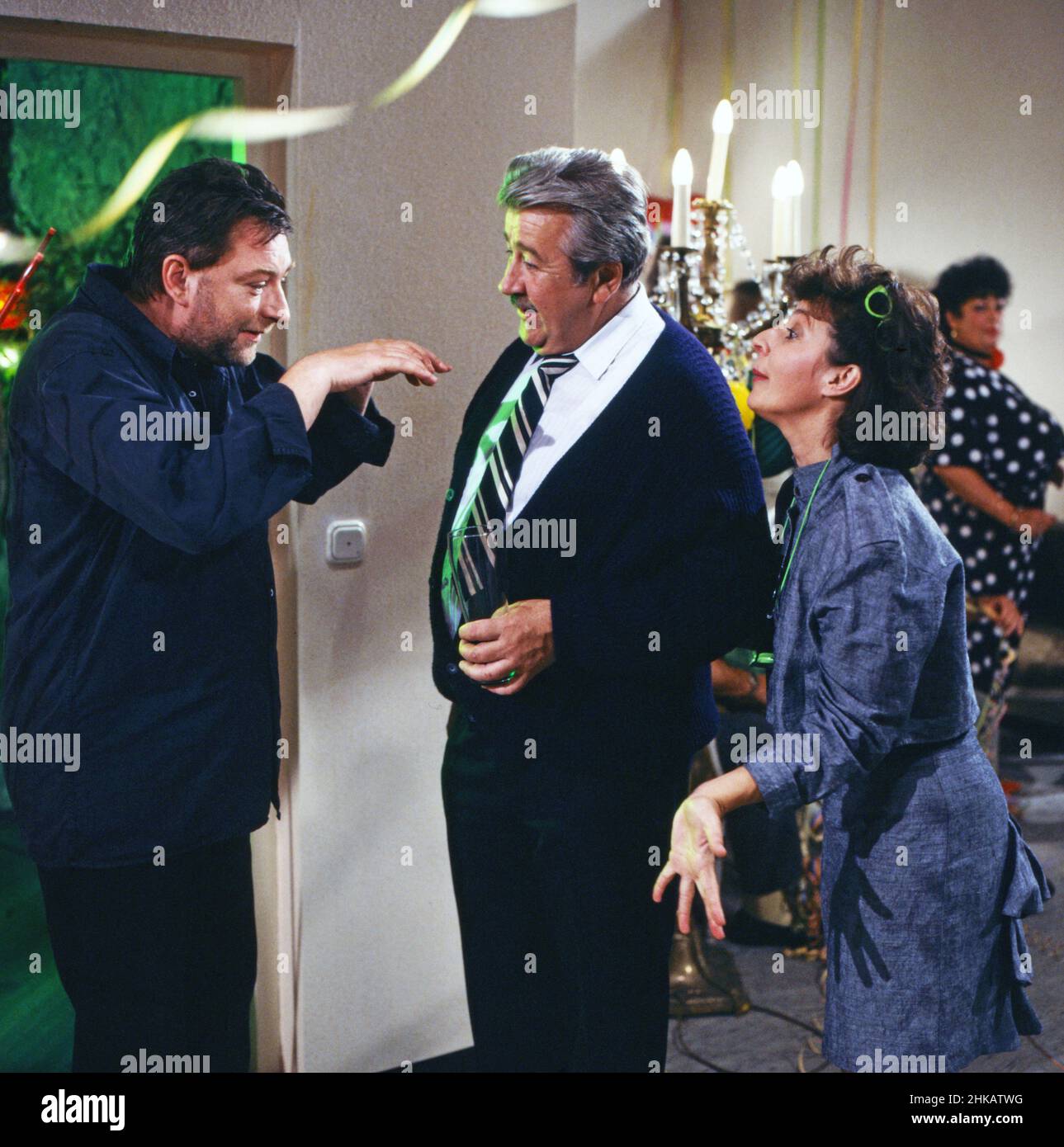 Anton, wohin?, Fernsehserie, Deutschland 1986 - 1988, Folge 4, Darsteller: Nachbar, Willy Harlander, Monika Baumgartner Foto Stock