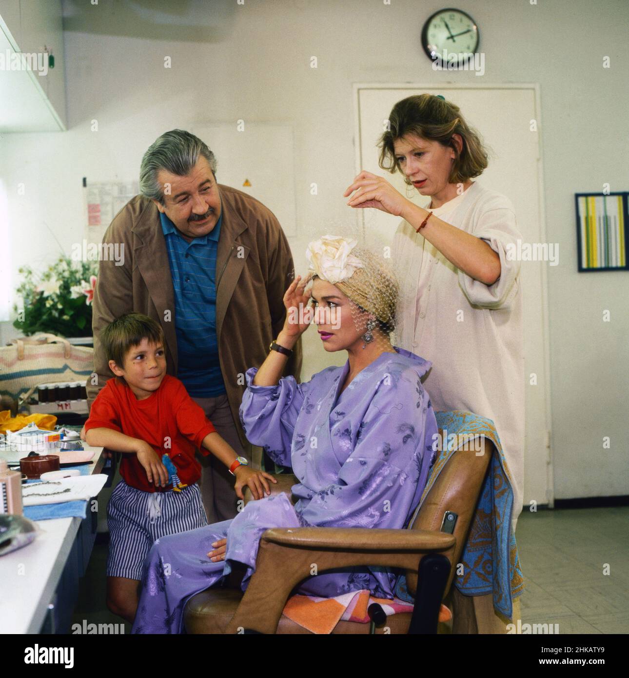 Anton, wohin?, Fernsehserie, Deutschland 1986 - 1988, Folge 5, Darsteller: Chrstian Polito, Willy Harlander, Hannelore Elsner, Lisa Kreuzer Foto Stock