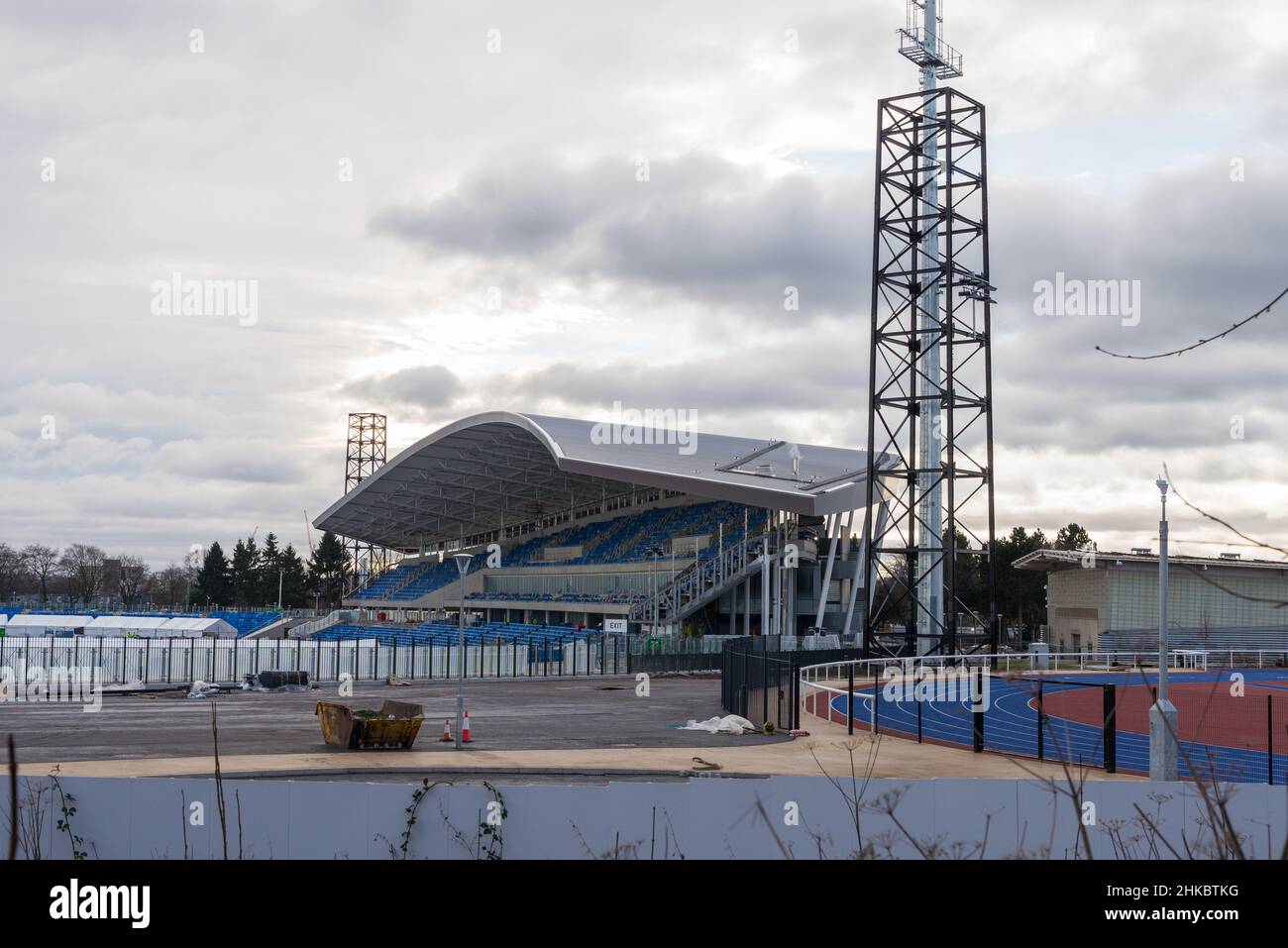 Costruzione dell'Alexander Stadium a Perry Barr, Birmingham per gli eventi sul campo e i 2022 piste dei Birmingham Commonwealth Games Foto Stock