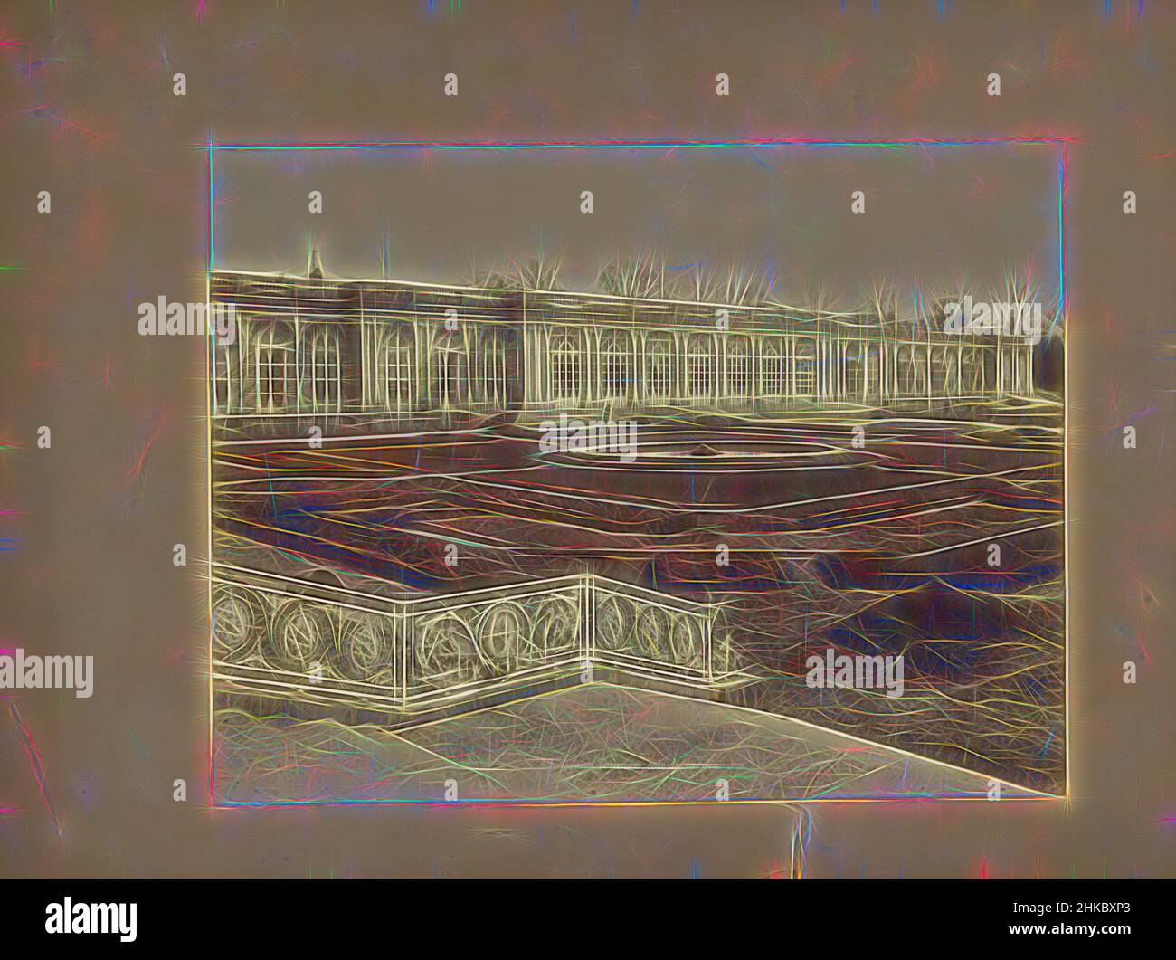 Ispirato da parte della facciata del Grand Trianon a Versailles, Grand Trianon, coté du jardin. J.D., Versailles, c.. 1875 - c. 1900, stampa albume, altezza 223 mm x larghezza 288 mm, reinventata da Artotop. L'arte classica reinventata con un tocco moderno. Design di calda e allegra luminosità e di raggi di luce. La fotografia si ispira al surrealismo e al futurismo, abbracciando l'energia dinamica della tecnologia moderna, del movimento, della velocità e rivoluzionando la cultura Foto Stock