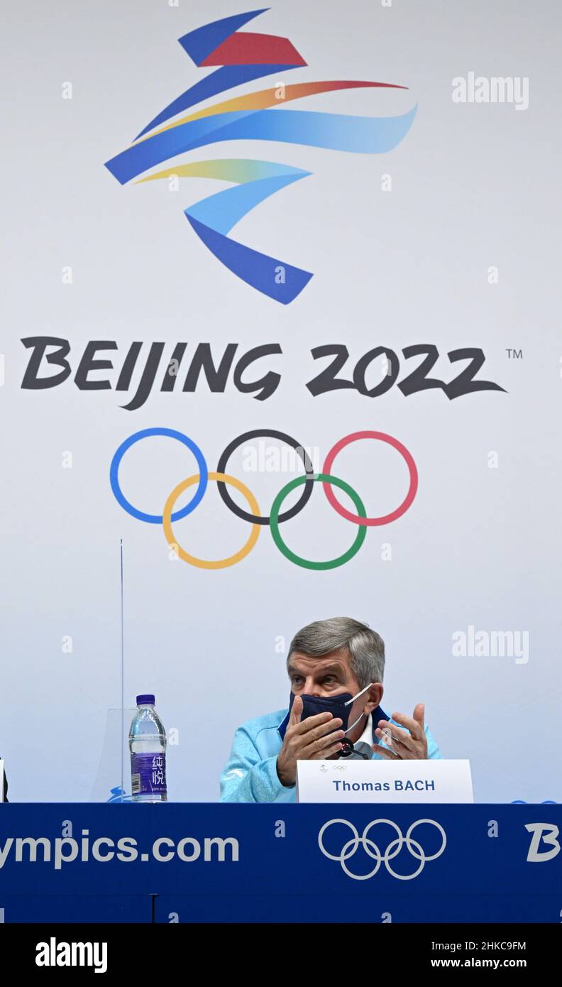 Pechino, Cina. 3rd Feb 2022. Il Presidente del Comitato Olimpico Internazionale (CIO) Thomas Bach ha tenuto un discorso durante una conferenza stampa a Pechino, capitale della Cina, 3 febbraio 2022. Credit: Ma Ning/Xinhua/Alamy Live News Foto Stock