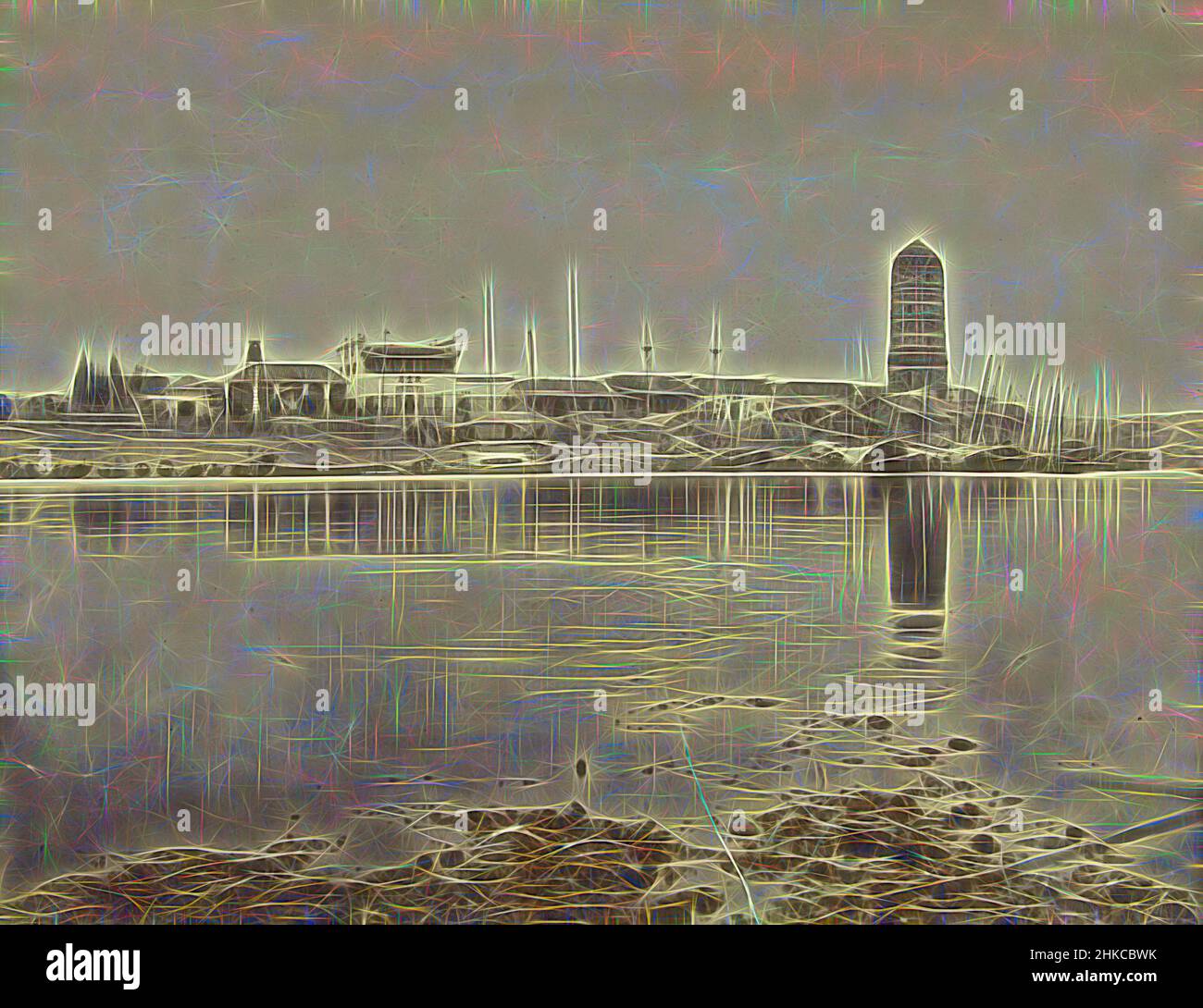 Ispirati dalla vista della città e del porto di una città cinese, nel porto si trovano le tradizionali barche asiatiche e le navi a vela. Alla testa del hanno n è una torre., Cina, c. 1879 - c. 1890, carta, stampa albume, altezza 204 mm x larghezza 260 mm altezza 345 mm x larghezza 265 mm, reinventata da Artotop. L'arte classica reinventata con un tocco moderno. Design di calda e allegra luminosità e di raggi di luce. La fotografia si ispira al surrealismo e al futurismo, abbracciando l'energia dinamica della tecnologia moderna, del movimento, della velocità e rivoluzionando la cultura Foto Stock