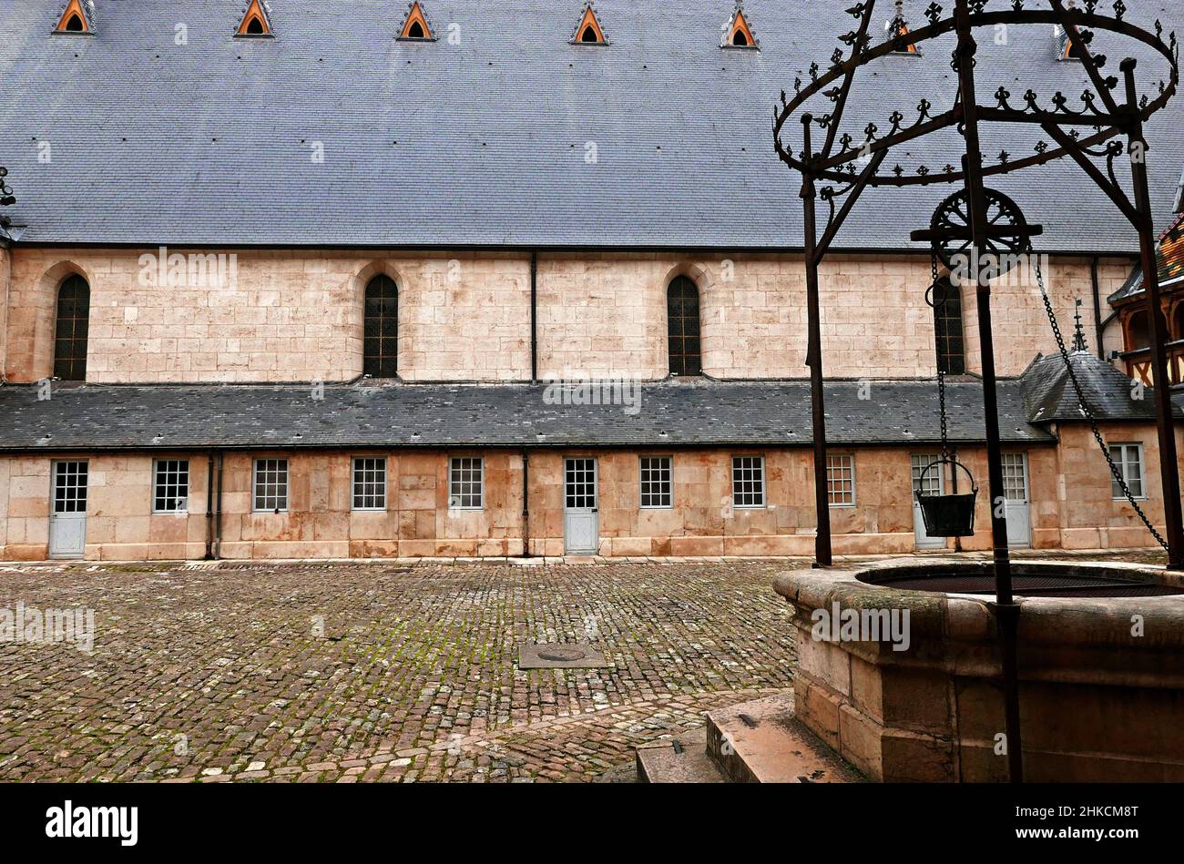 Il cortile, Hotel-Dieu des Hospices Civils de Beaune, Cote-d'Or, Bourgogne-France-Comte, Borgogna, Francia, Europa Foto Stock