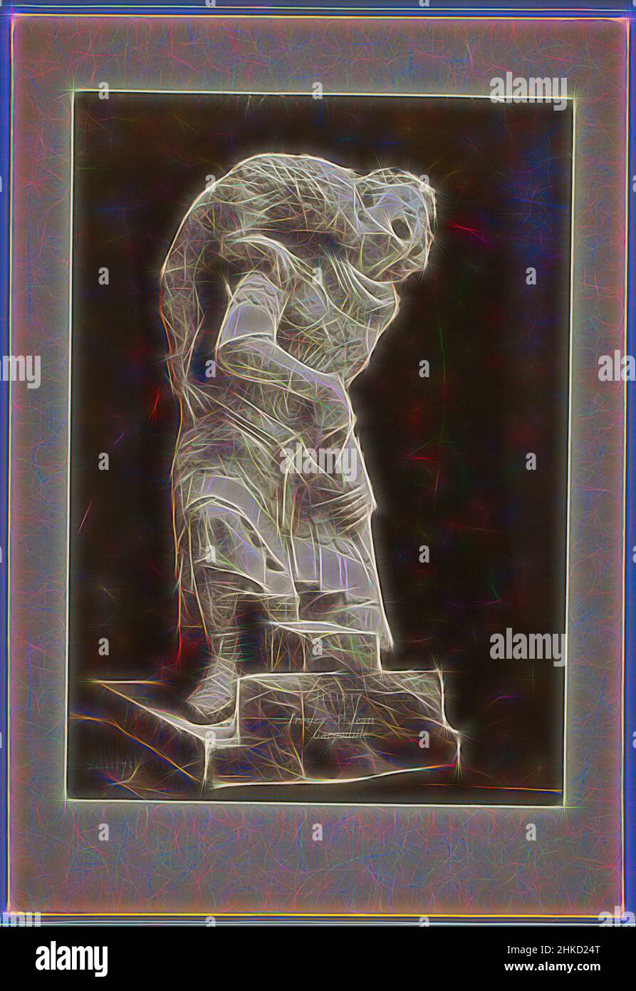 Ispirato da Cast di una gargoyle dalla Cattedrale di Troyes, Troyes. St. jean Gargouille., Séraphin-Médéric Mieusement, Europa, c.. 1875 - c. 1900, stampa albume, altezza 340 mm x larghezza 239 mm, reinventata da Artotop. L'arte classica reinventata con un tocco moderno. Design di calda e allegra luminosità e di raggi di luce. La fotografia si ispira al surrealismo e al futurismo, abbracciando l'energia dinamica della tecnologia moderna, del movimento, della velocità e rivoluzionando la cultura Foto Stock