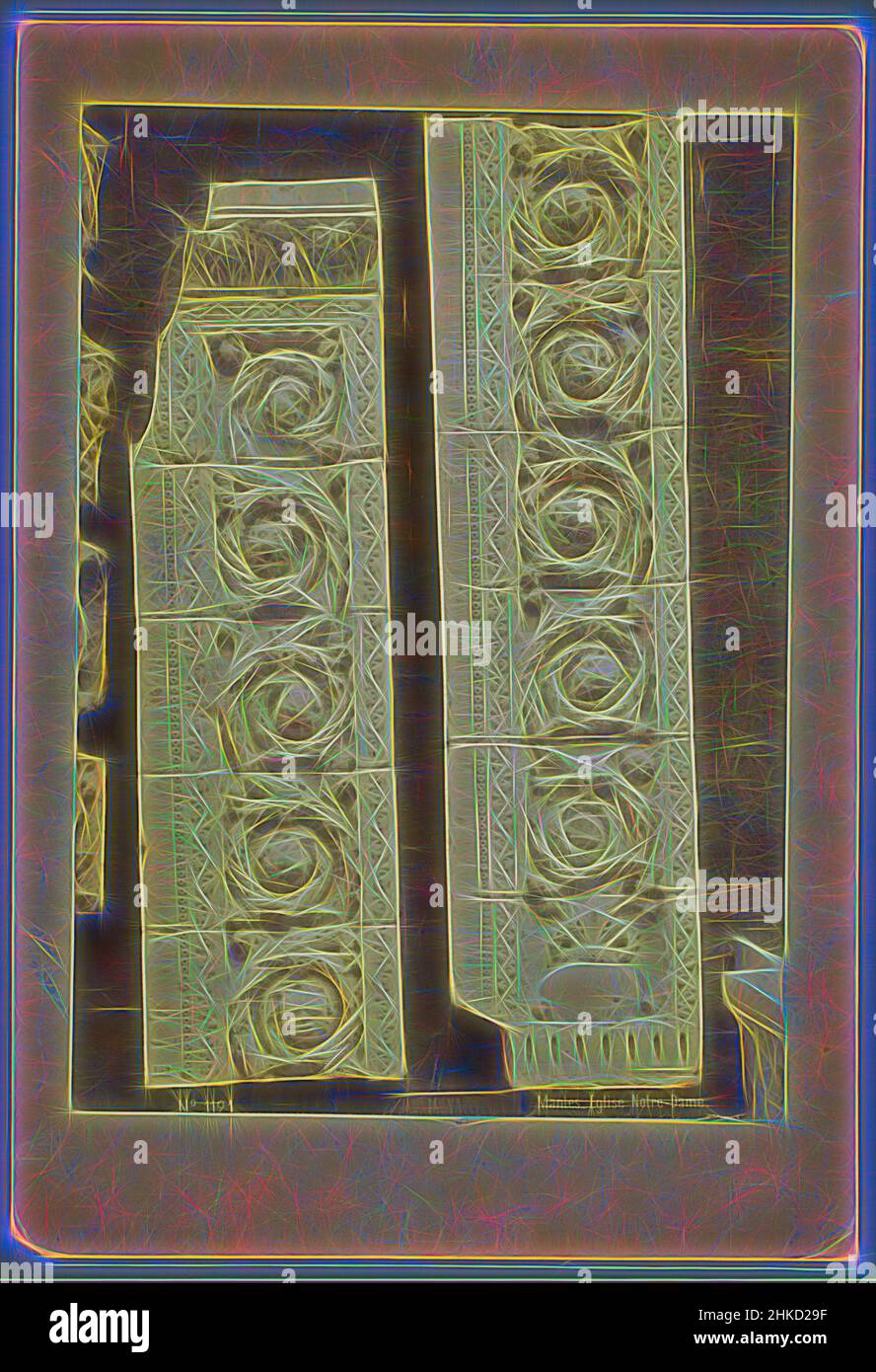 Ispirato da due rilievi con motivi vegetali, teste e teste animali della Collégiale Notre-Dame di Mantes-la-Jolie, Mantes. Eglise Notre-Dame., Séraphin-Médéric Mieusement, Europa, c.. 1875 - c. 1900, stampa albume, altezza 351 mm x larghezza 248 mm, reinventata da Artotop. L'arte classica reinventata con un tocco moderno. Design di calda e allegra luminosità e di raggi di luce. La fotografia si ispira al surrealismo e al futurismo, abbracciando l'energia dinamica della tecnologia moderna, del movimento, della velocità e rivoluzionando la cultura Foto Stock