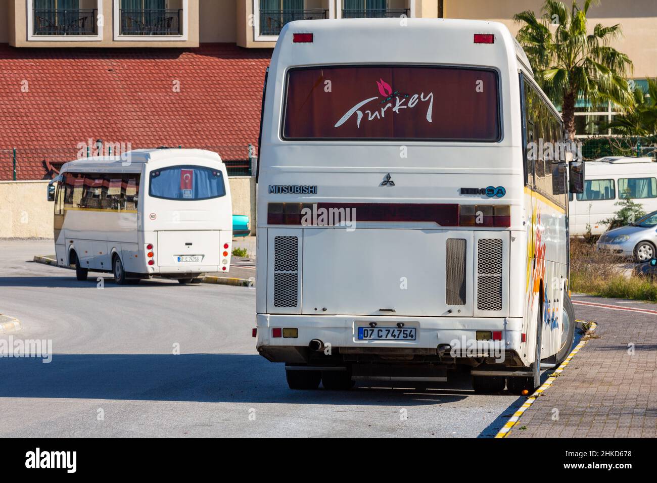 Antalya, Turchia - 18 gennaio 2020: Autobus turco su una strada ad Antalya Foto Stock