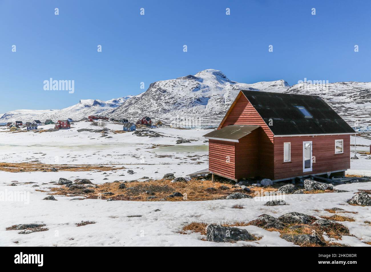 Qoornoq ex villaggio di pescatori, oggi residenza estiva nel mezzo del fiordo di Nuuk, Groenlandia Foto Stock