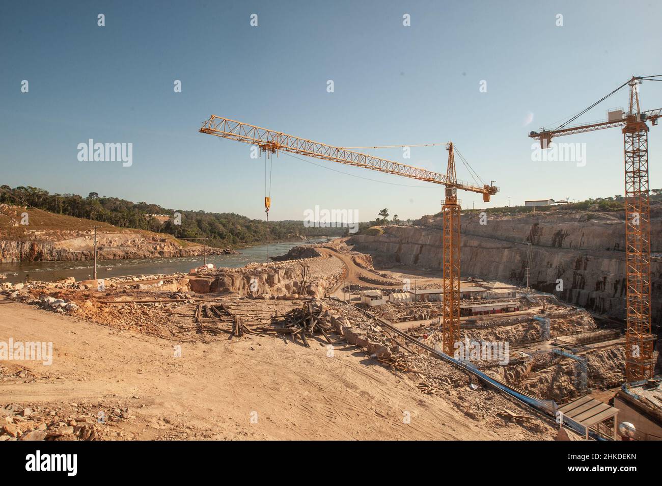 Luogo di lavoro del futuro UHE Teles Pires, nella foresta amazzonica brasiliana. Foto Stock