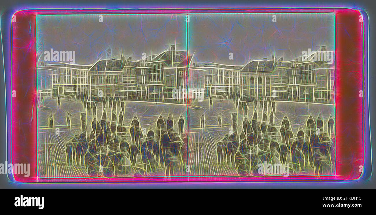 Ispirato da persone su una piazza, Paesi Bassi, Paesi Bassi, 1868 - 1890, carta, Stampa albume, altezza 86 mm x larghezza 177 mm, reinventata da Artotop. L'arte classica reinventata con un tocco moderno. Design di calda e allegra luminosità e di raggi di luce. La fotografia si ispira al surrealismo e al futurismo, abbracciando l'energia dinamica della tecnologia moderna, del movimento, della velocità e rivoluzionando la cultura Foto Stock