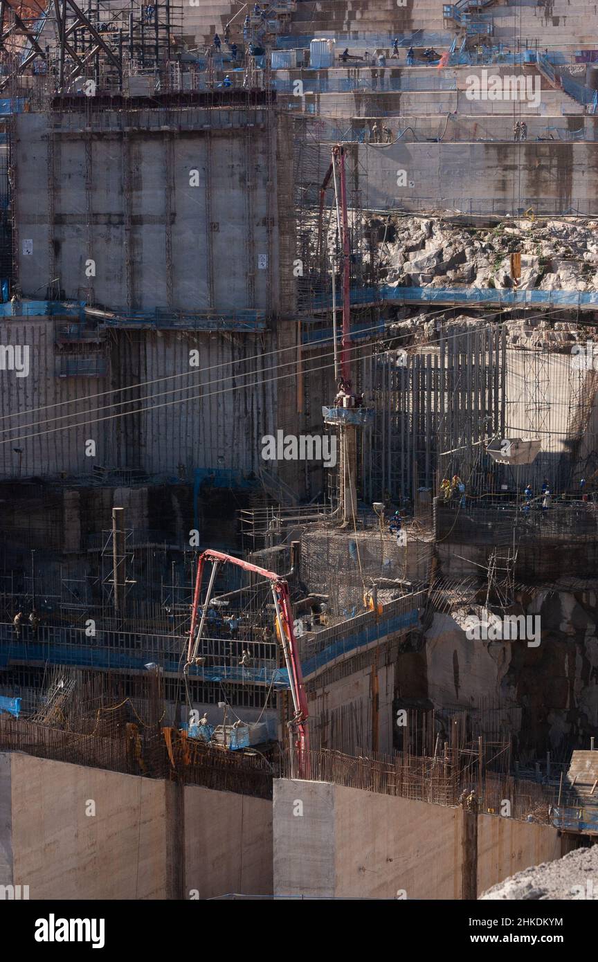 Cantiere idroelettrico diga nella foresta amazzonica in Brasile Foto Stock