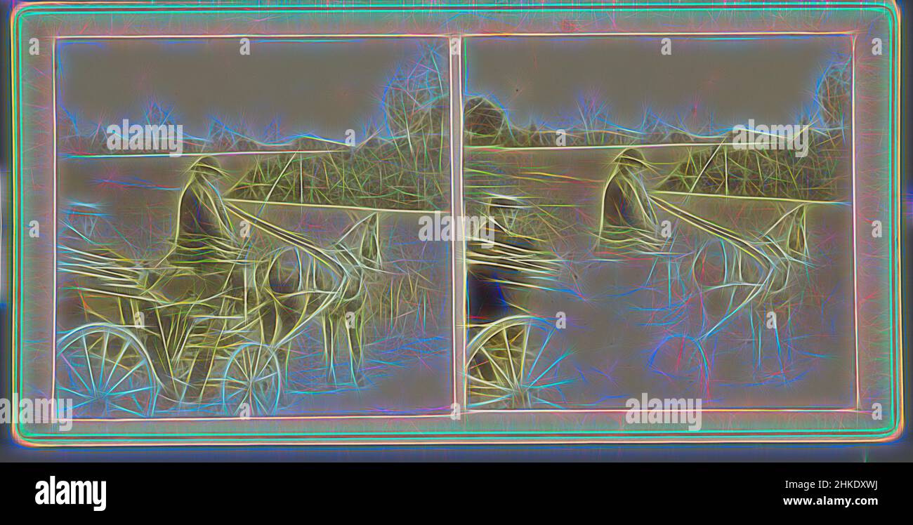 Ispirato dalle Ardenne, nelle Ardenne. Un uomo seduto in una carrozza aperta. Parte di un gruppo di 5 fotografie e 19 fotografie stereo scattate da un fotografo amatoriale sconosciuto intorno al 1900 ad Amsterdam, nelle Ardenne e in Danimarca., Ardennen, c. 1900, altezza 88 mm x larghezza 178 mm, reinventato da Artotop. L'arte classica reinventata con un tocco moderno. Design di calda e allegra luminosità e di raggi di luce. La fotografia si ispira al surrealismo e al futurismo, abbracciando l'energia dinamica della tecnologia moderna, del movimento, della velocità e rivoluzionando la cultura Foto Stock