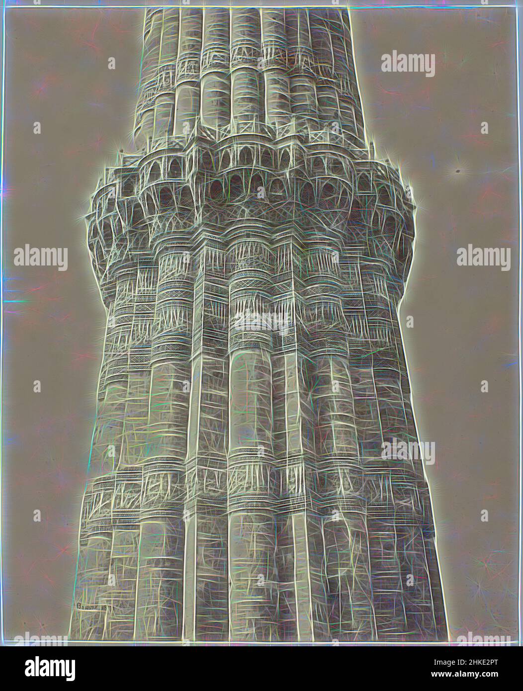 Ispirato dal primo tour del Qutb Minar a Delhi, il Kútub Minar e le rovine circostanti, mostrando l'intaglio sulla prima galleria (titolo originale), Samuel Bourne (firmato dall'artista), Delhi, 1863 - 1866, carta, stampa albume, Altezza 290 mm x larghezza 234 mm, reinventata da Artotop. L'arte classica reinventata con un tocco moderno. Design di calda e allegra luminosità e di raggi di luce. La fotografia si ispira al surrealismo e al futurismo, abbracciando l'energia dinamica della tecnologia moderna, del movimento, della velocità e rivoluzionando la cultura Foto Stock