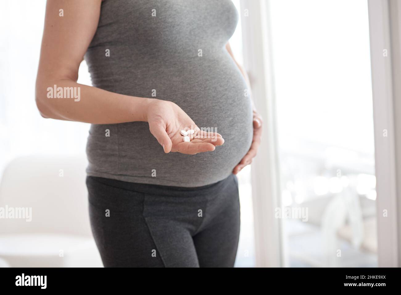 Le vitamine antenatali sono importanti per lo sviluppo adeguato Foto Stock