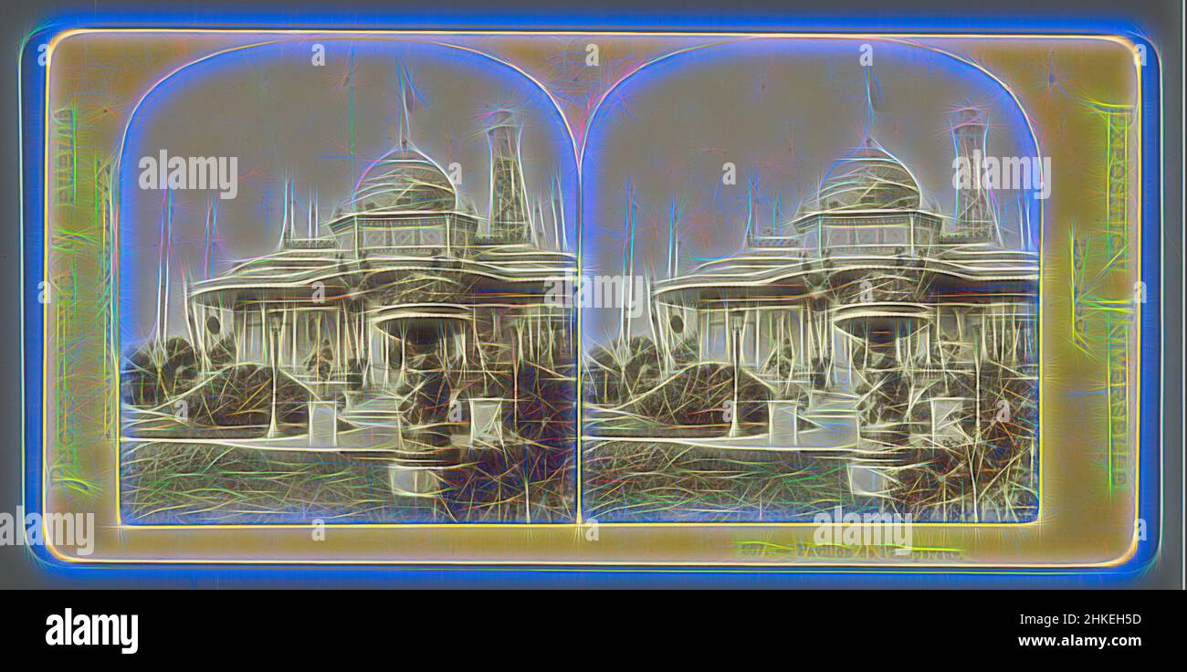 Ispirato dal Padiglione dell'Imperatore alla Fiera Mondiale del 1867, Pavillon de l'Empereur, Exposition Universelle de 1867, Léon & Lévy, editore: Léon & Lévy, Parigi, 1867, carta, stampa albume, Altezza 84 mm x larghezza 172 mm, reinventata da Artotop. L'arte classica reinventata con un tocco moderno. Design di calda e allegra luminosità e di raggi di luce. La fotografia si ispira al surrealismo e al futurismo, abbracciando l'energia dinamica della tecnologia moderna, del movimento, della velocità e rivoluzionando la cultura Foto Stock