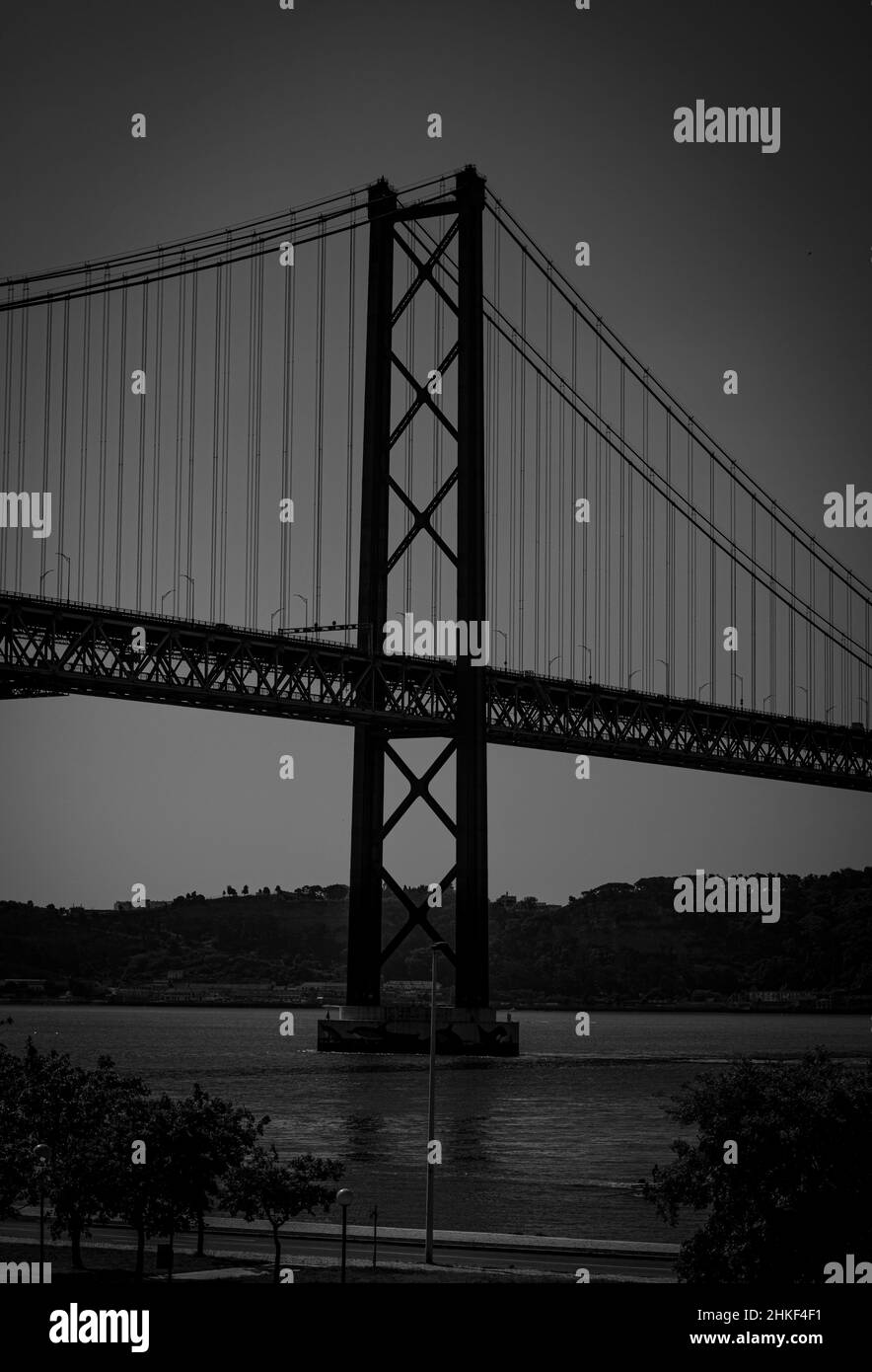 Ponte 25 de Abril su Lisbona, Portogallo Foto Stock