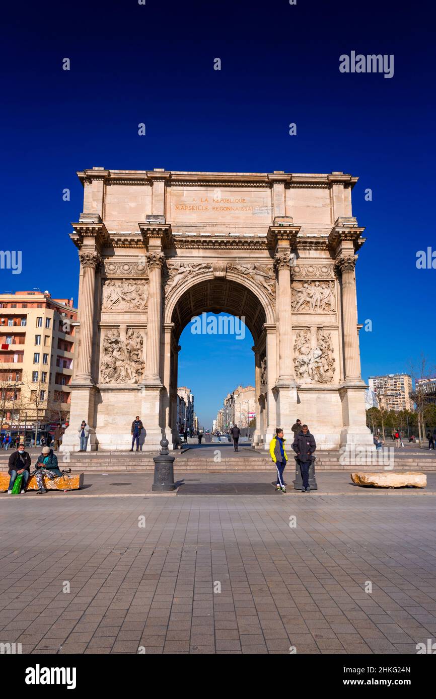 Marsiglia, Francia - 28 gennaio 2022: Arco trionfale, Porte d'Aix a Place Jules Guesde, nella città di Marsiglia, dipartimento di Bouches du Rhône, Foto Stock