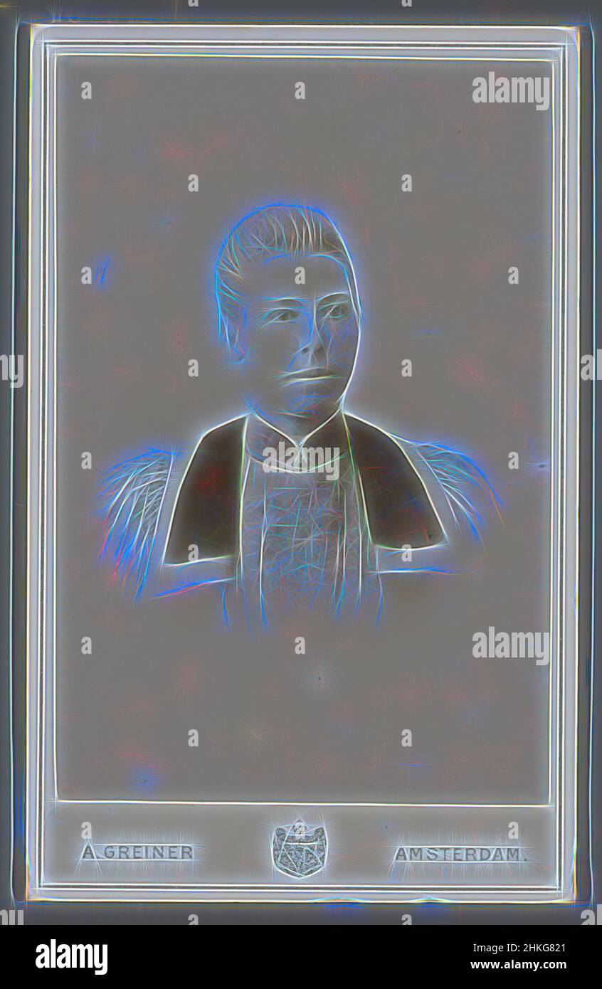 Ispirato dal Ritratto di una donna sconosciuta, Albert Greiner, Amsterdam, 1874 - 1887, altezza 105 mm x larghezza 66 mm, reinventato da Artotop. L'arte classica reinventata con un tocco moderno. Design di calda e allegra luminosità e di raggi di luce. La fotografia si ispira al surrealismo e al futurismo, abbracciando l'energia dinamica della tecnologia moderna, del movimento, della velocità e rivoluzionando la cultura Foto Stock