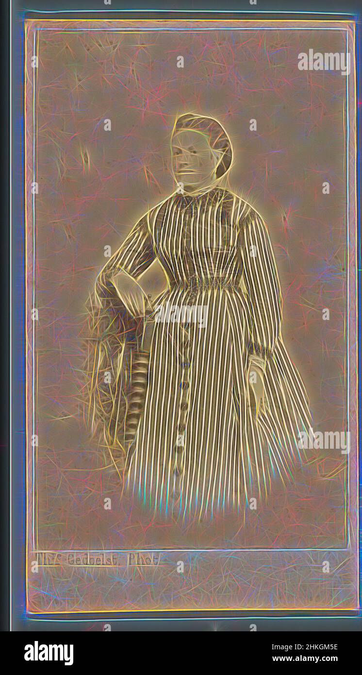 Ispirato da Ritratto di CH. Vankerkhoven, Théodore Gedeelst, Louvain, 15-Feb-1868, carta, Stampa albume, altezza 105 mm x larghezza 59 mm, reinventata da Artotop. L'arte classica reinventata con un tocco moderno. Design di calda e allegra luminosità e di raggi di luce. La fotografia si ispira al surrealismo e al futurismo, abbracciando l'energia dinamica della tecnologia moderna, del movimento, della velocità e rivoluzionando la cultura Foto Stock