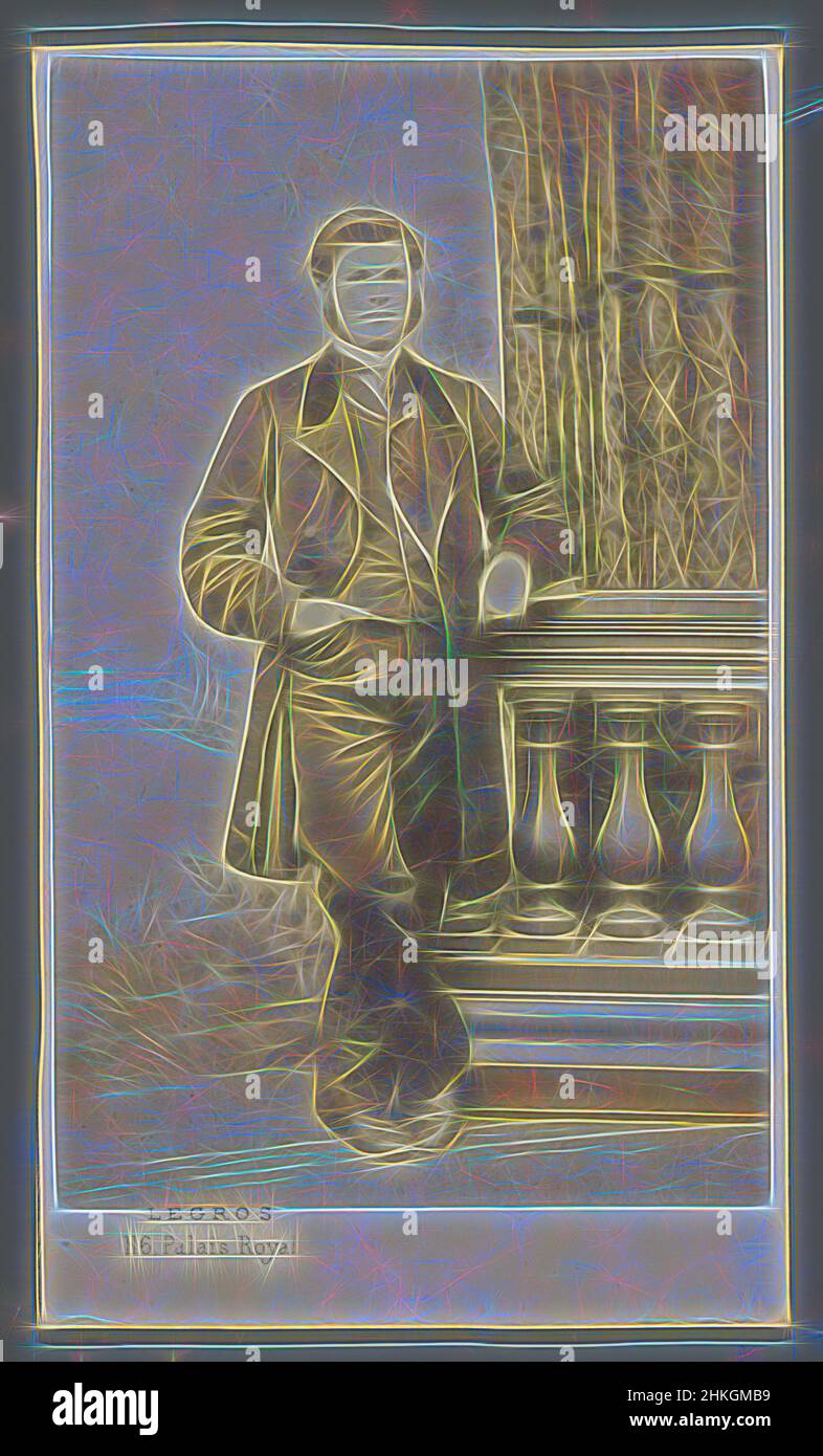 Ispirato dal Ritratto di un giovane sconosciuto ad una balaustra, Adolphe Legros, Parigi, 1852 - 1866, carta, Stampa albume, altezza 101 mm x larghezza 59 mm, reinventata da Artotop. L'arte classica reinventata con un tocco moderno. Design di calda e allegra luminosità e di raggi di luce. La fotografia si ispira al surrealismo e al futurismo, abbracciando l'energia dinamica della tecnologia moderna, del movimento, della velocità e rivoluzionando la cultura Foto Stock