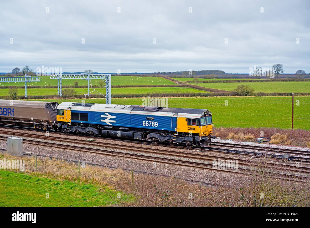 Classe 66789 British Rail in British Rail Blue Liver su Freight a Colton Junction sulla Leeds line, Yorkshire Foto Stock