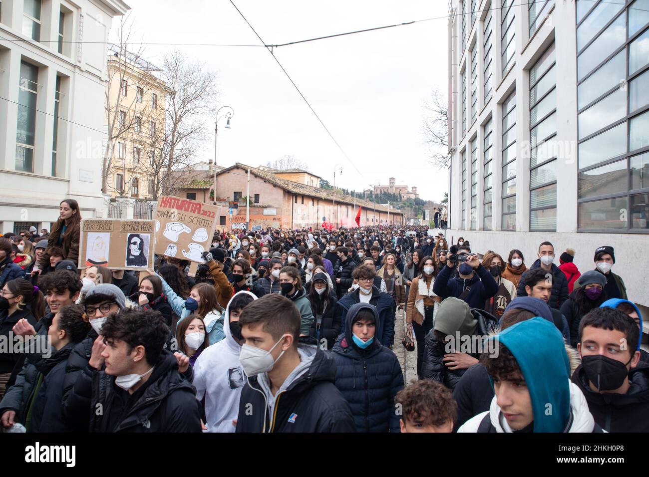 Roma, Italia. 4th Feb 2022. Manifestazione da Piazzale Ostiense alla sede  del MIUR (Ministero dell'Istruzione dell'UniversitÃ e della Ricerca)  organizzata dagli studenti delle scuole superiori per protestare contro il  nuovo formato di