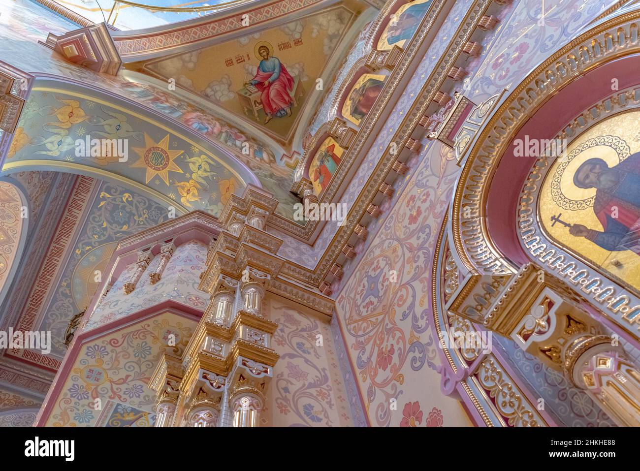 MINSK, BIELORUSSIA - 08 novembre 2019 parte d'angolo all'interno della chiesa di tutti i santi a Minsk, Bielorussia Foto Stock