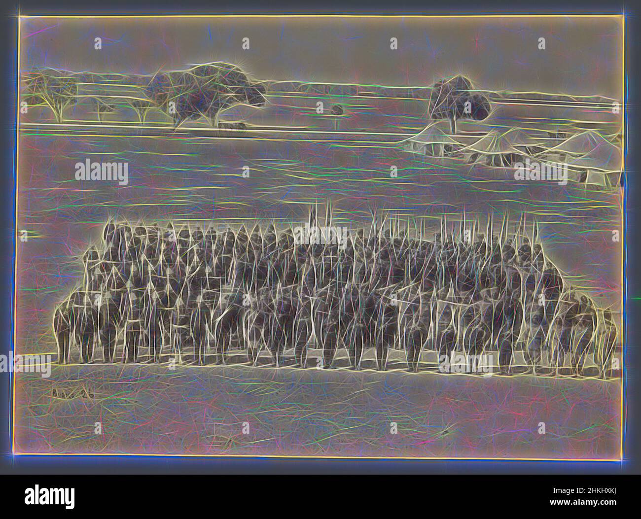 Ispirato dall'unità militare con soldati inglesi, scozzesi, indiani e afghani in un campo tendente durante la seconda guerra anglo-afghana, John Burke, Afghanistan, 1878 - 1880, carta, Stampa albume, altezza 210 mm x larghezza 288 mm, reinventata da Artotop. L'arte classica reinventata con un tocco moderno. Design di calda e allegra luminosità e di raggi di luce. La fotografia si ispira al surrealismo e al futurismo, abbracciando l'energia dinamica della tecnologia moderna, del movimento, della velocità e rivoluzionando la cultura Foto Stock