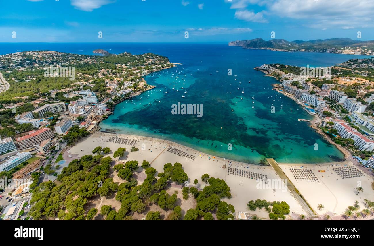 Vista aerea, baia Cala de Santa Pona con spiaggia sabbiosa Platja de Santa Pona, Santa Pona, Calvià, Maiorca, Isole Baleari, Spagna, ES, Europa, round Foto Stock