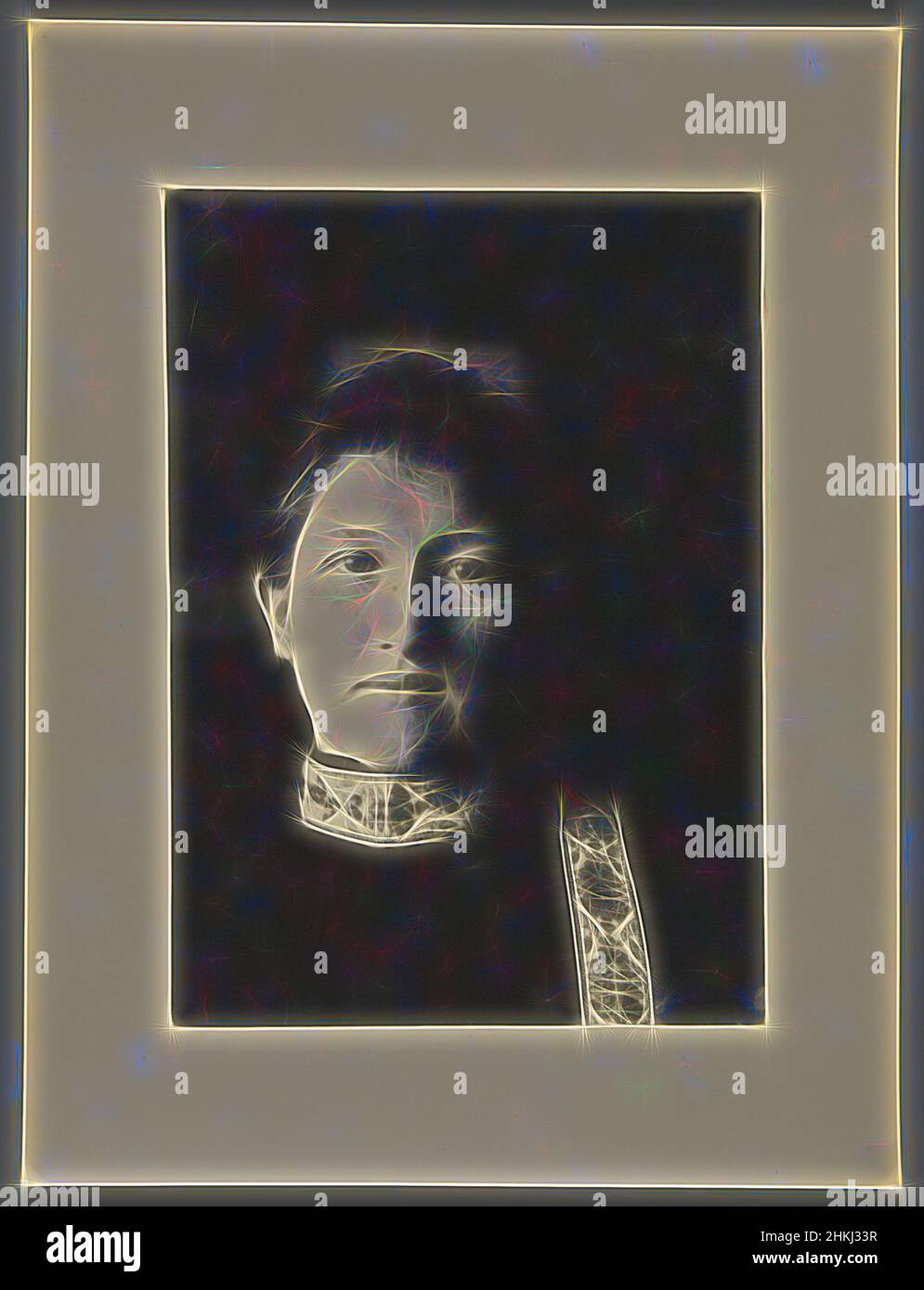 Ispirata alla riproduzione dopo un ritratto fotografico di Marie Koens, la moglie successiva di Frank van der va da Willem Witsen, Willem Witsen, Paesi Bassi, c.. 1860 - c. 1915, carta, stampa argento gelatina, altezza 231 mm x larghezza 174 mm altezza 168 mm x larghezza 119 mm, reinventata da Artotop. L'arte classica reinventata con un tocco moderno. Design di calda e allegra luminosità e di raggi di luce. La fotografia si ispira al surrealismo e al futurismo, abbracciando l'energia dinamica della tecnologia moderna, del movimento, della velocità e rivoluzionando la cultura Foto Stock