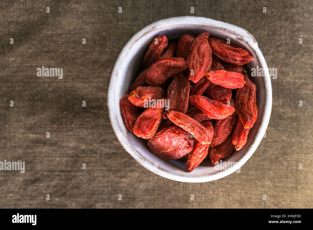 Berries di Goji essiccate in una ciotola Foto Stock