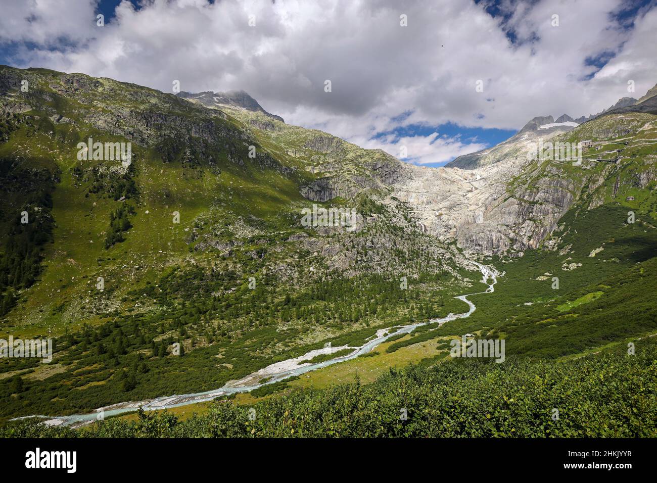 Raggiunge il Rodano al di sotto del ghiacciaio del Rodano, Svizzera, Vallese, Obergoms, Obergoms Foto Stock