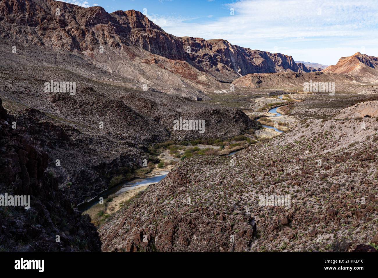 Il Rio Grande forma un confine tra il deserto del Chihuahuan del Messico e il deserto del Chihuahuan degli Stati Uniti. Foto Stock