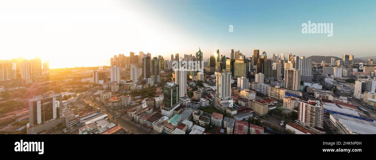 Skyline di Panama City all'alba Foto Stock