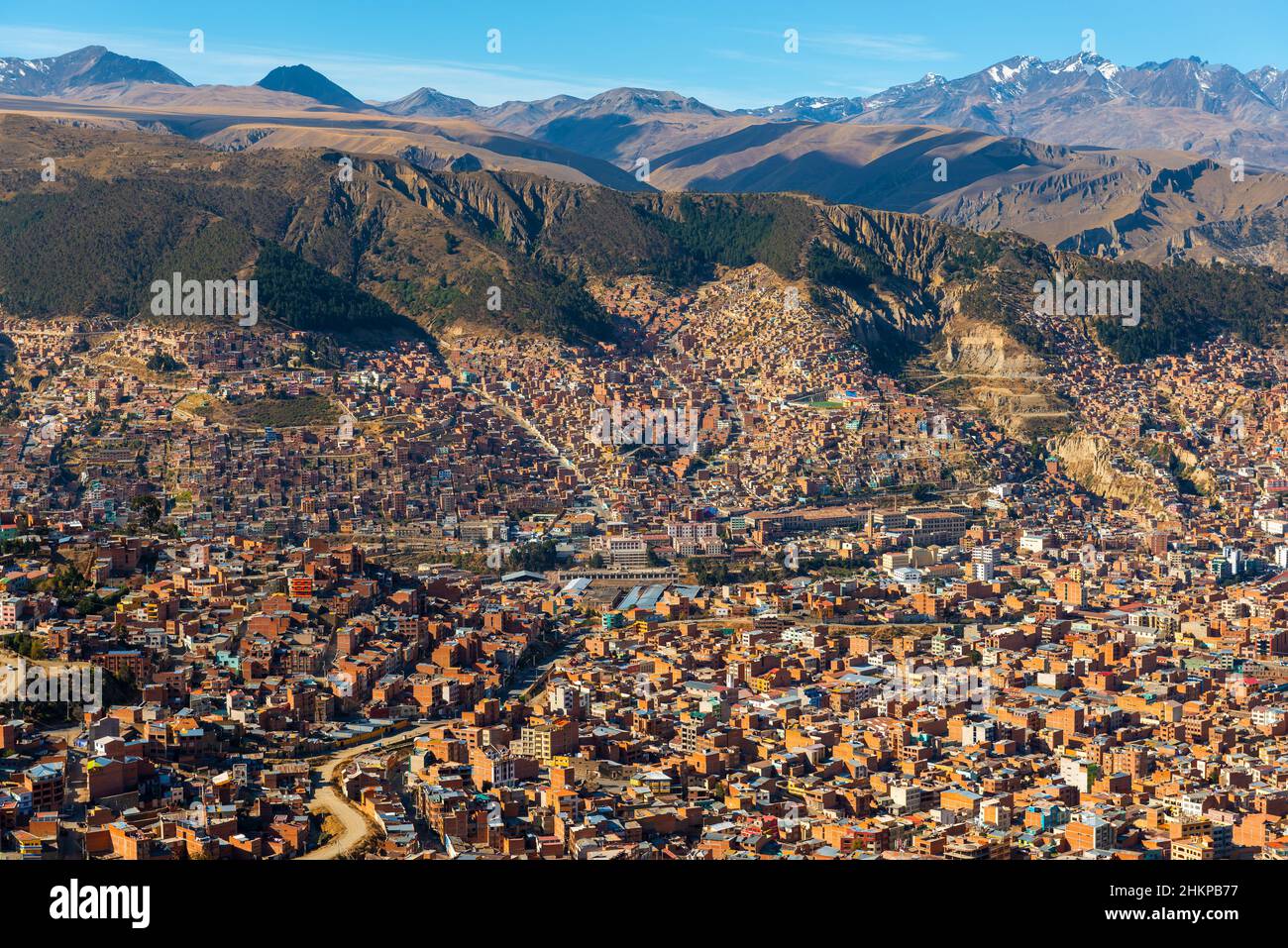 La Paz paesaggio urbano nelle Ande montagne della Bolivia. Foto Stock