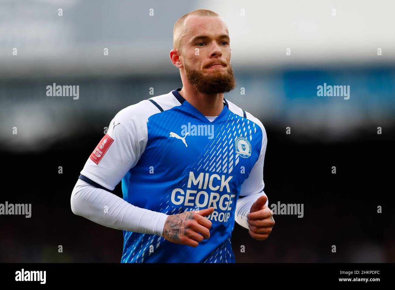 5th febbraio 2022 : Weston Homes Stadium, Peterborough, Cambridgeshire, Inghilterra; fa Cup Football, Peterborough contro Queens Park Rangers; Joe Ward di Peterborough United Foto Stock