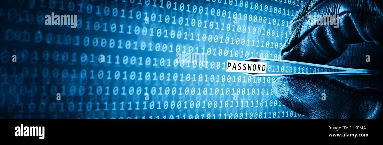 Mano di Hacker con guanto in pelle e pinzette che rubano la password dal computer - concetto di sicurezza dei dati Foto Stock