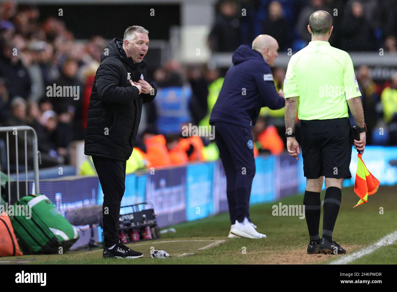 PETERBOROUGH, REGNO UNITO. FEB 5TH. Darren Ferguson, responsabile della Peterborough United Reages durante la quarta partita della Emirates fa Cup tra Peterborough United e Queens Park Rangers al Weston Homes Stadium di Peterborough sabato 5th febbraio 2022. (Credit: James Holyoak | MI News) Credit: MI News & Sport /Alamy Live News Foto Stock