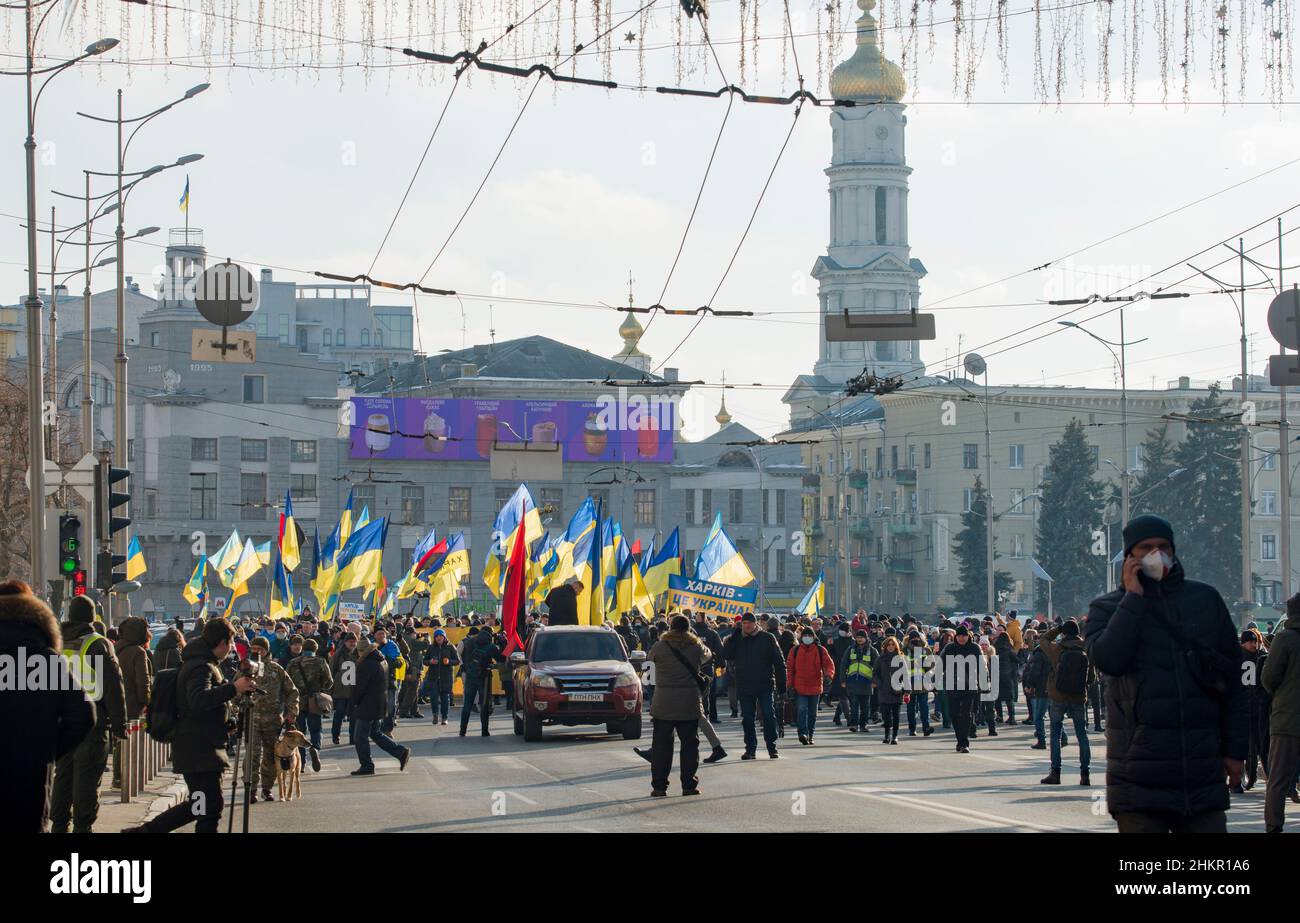 Manifestazione dell'unità dell'Ucraina, di fronte alla concentrazione di truppe per l'aggressione militare della Russia. Kharkiv, Ucraina Foto Stock